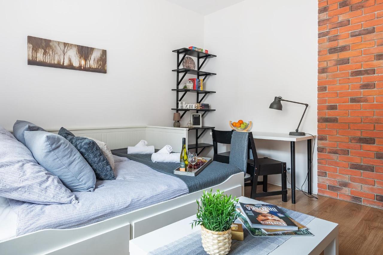 Marszalkowska 83 - Bezplatny Parking - Free Parking - W Pelni Wyposazona Kuchnia - 500M Do Dworca Centralnego - Okna Od Strony Dziedzinca - Wifi - Smart Tv Varşova Dış mekan fotoğraf
