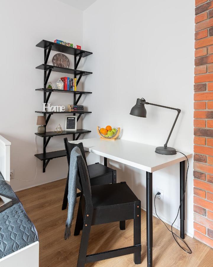 Marszalkowska 83 - Bezplatny Parking - Free Parking - W Pelni Wyposazona Kuchnia - 500M Do Dworca Centralnego - Okna Od Strony Dziedzinca - Wifi - Smart Tv Varşova Dış mekan fotoğraf